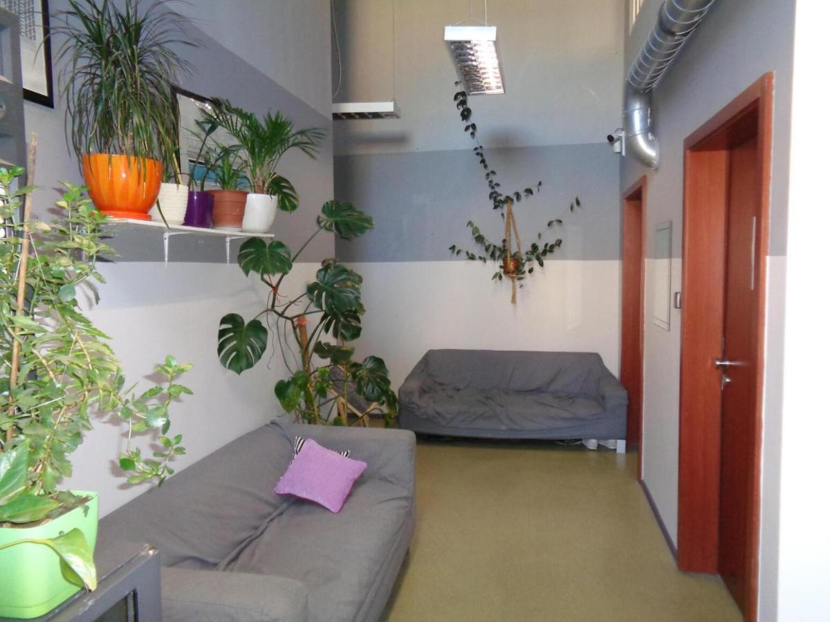 Go Hostel Rewolucji Lodz  Ngoại thất bức ảnh