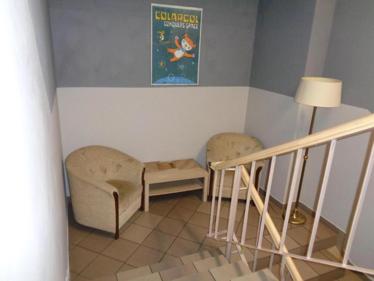 Go Hostel Rewolucji Lodz  Ngoại thất bức ảnh