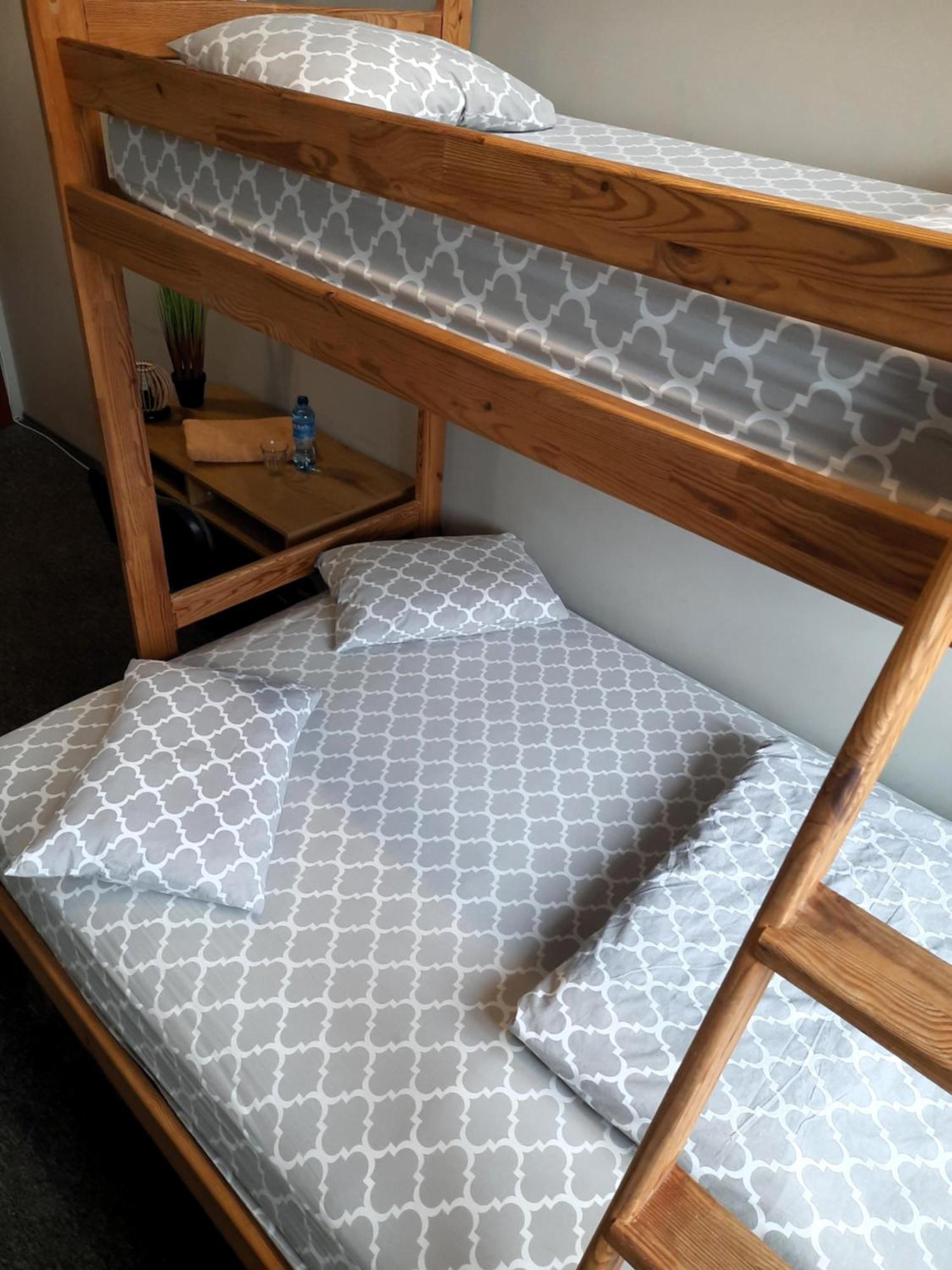 Go Hostel Rewolucji Lodz  Ngoại thất bức ảnh