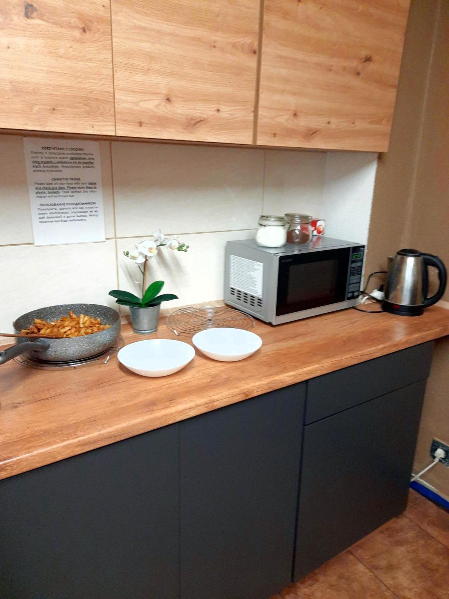 Go Hostel Rewolucji Lodz  Ngoại thất bức ảnh