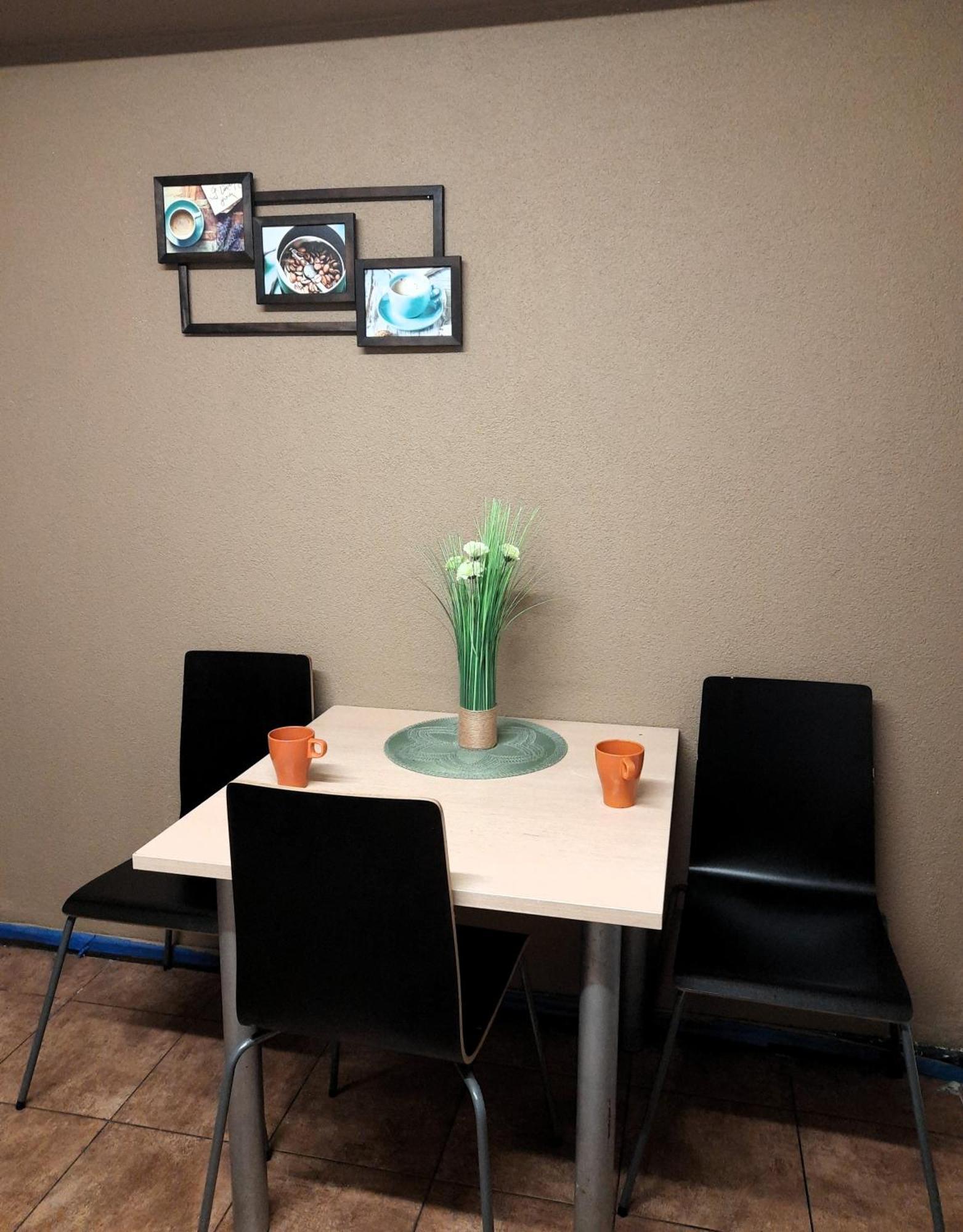 Go Hostel Rewolucji Lodz  Ngoại thất bức ảnh