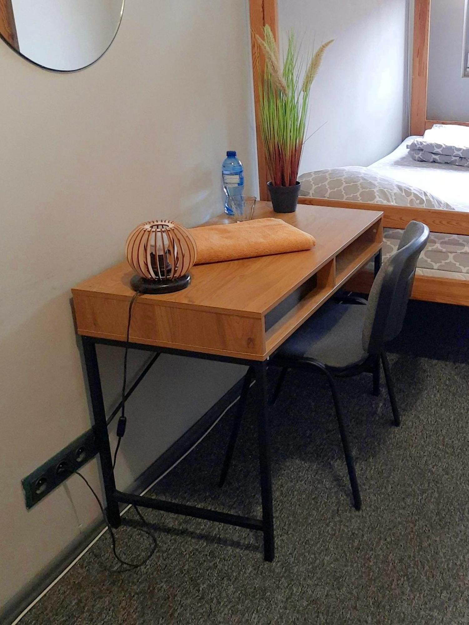 Go Hostel Rewolucji Lodz  Ngoại thất bức ảnh