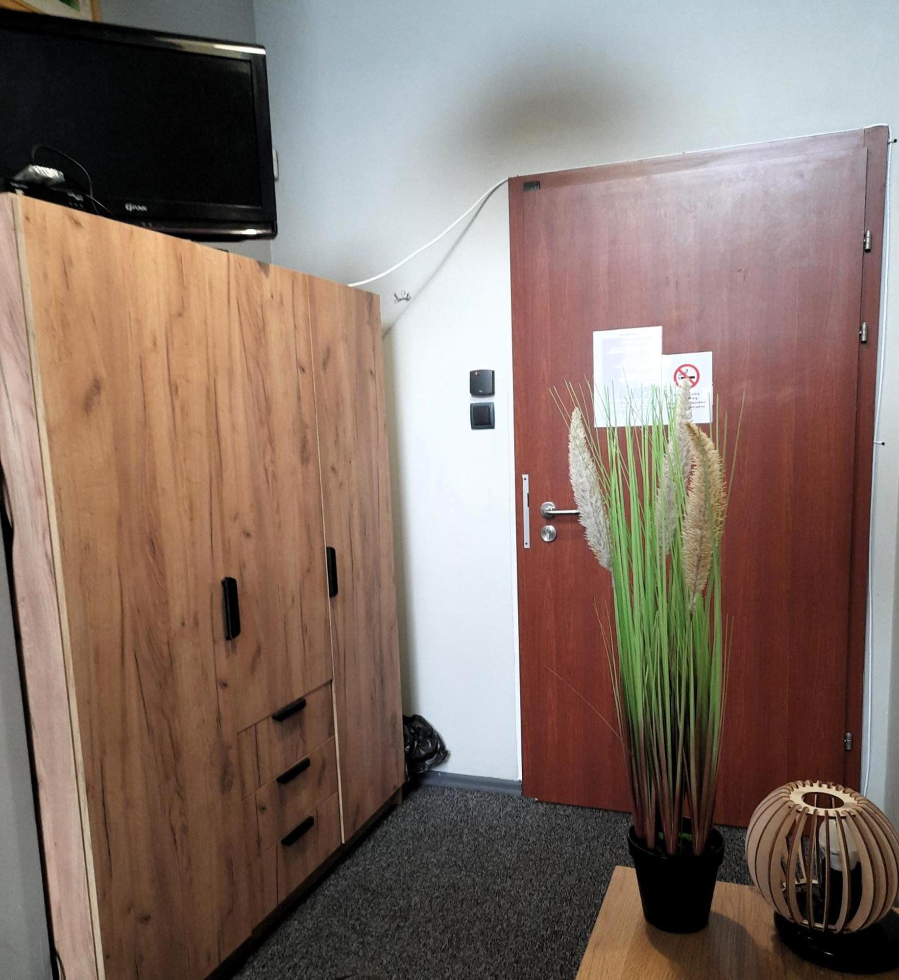 Go Hostel Rewolucji Lodz  Ngoại thất bức ảnh