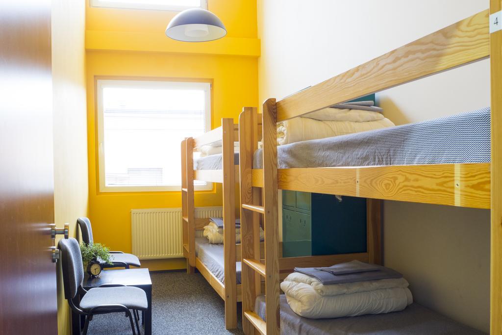 Go Hostel Rewolucji Lodz  Ngoại thất bức ảnh